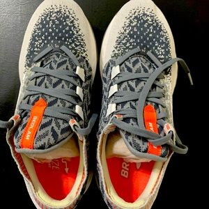 Brooks Bedlam women Size 6